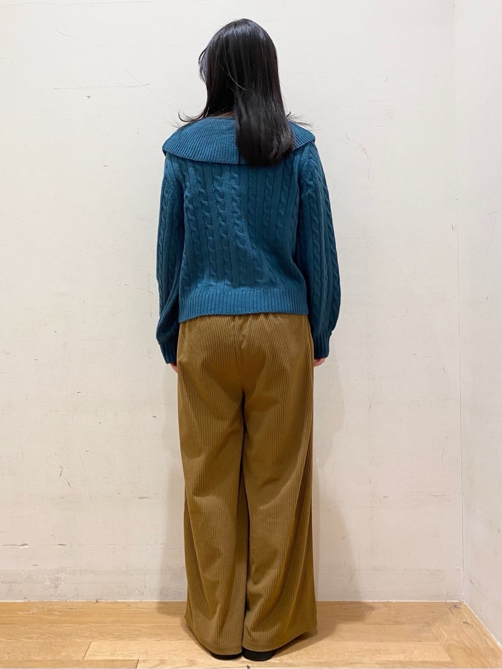 みなみさんの「OPAQUE.CLIP｜ビック襟ケーブルニット【洗濯機OK／抗ピル】」を使ったコーディネート