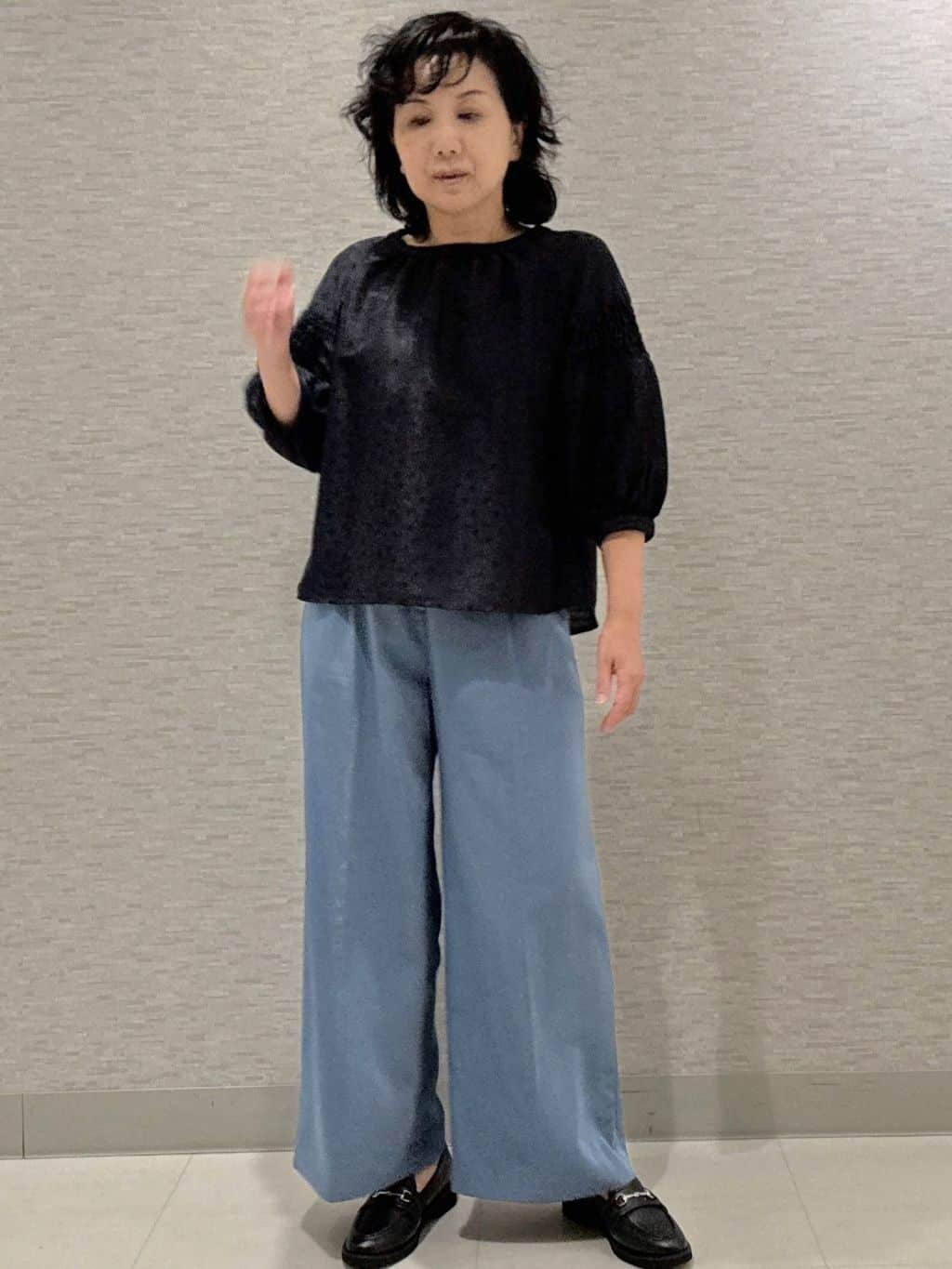 KOJIMAさんの「Reflect｜【一枚で着映える◎】レオパード風ジャカードブラウス」を使ったコーディネート