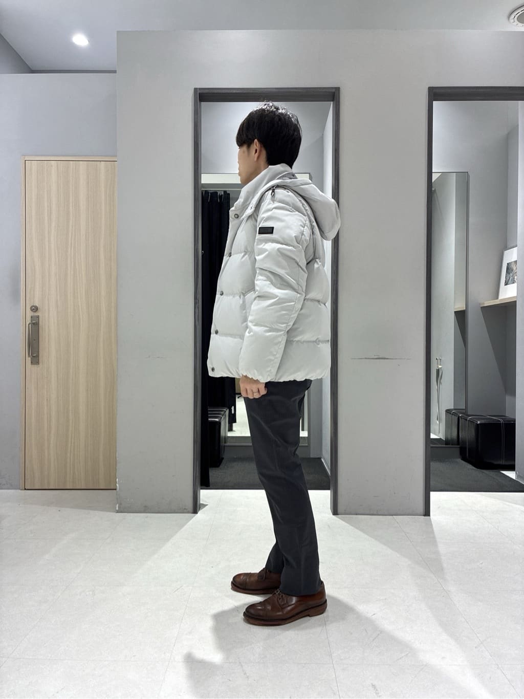 わいずみさんの「TAKEO KIKUCHI｜【袖取り外し可】デタッチャブル ダウンブルゾン」を使ったコーディネート