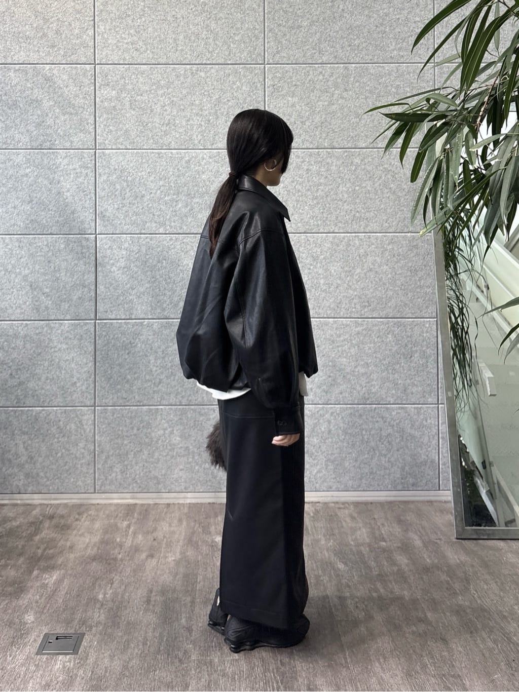 rinaさんの「INDIVI｜クロップドメッシュニット」を使ったコーディネート