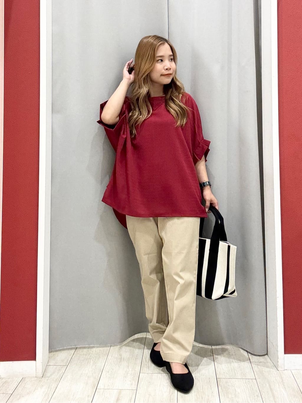 shioさんの「SHOO･LA･RUE｜【洗える】お袖のタックがアクセント インせず着られる さらさらドルマントップス」を使ったコーディネート