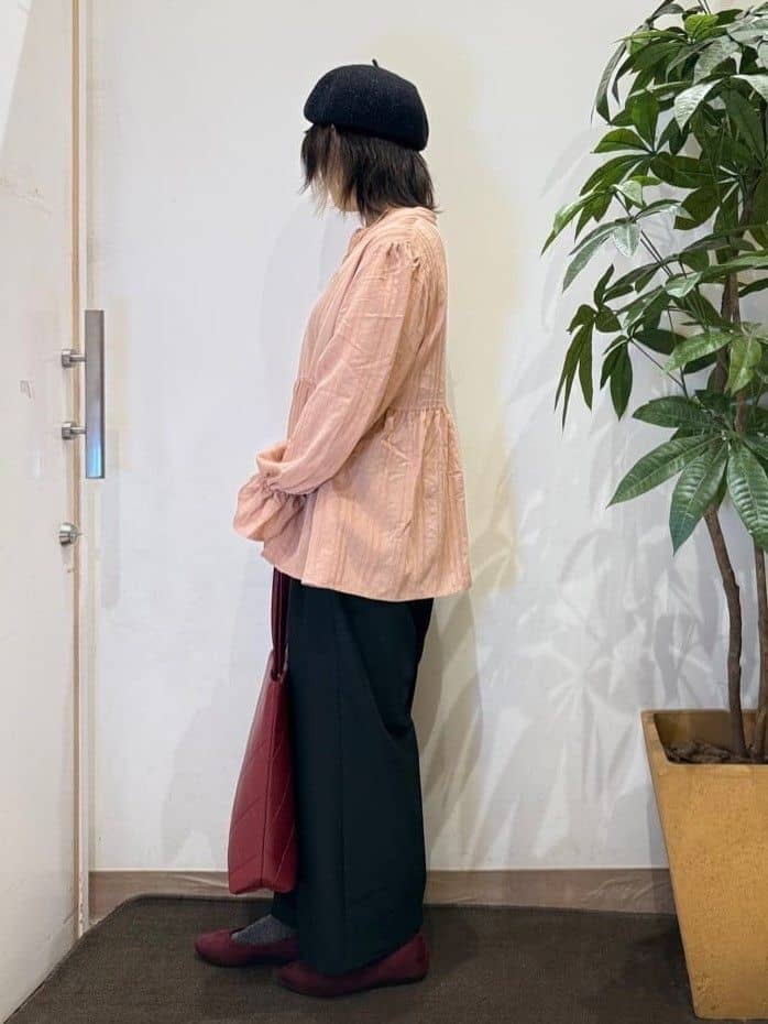 misakiさんの「SHOO･LA･RUE｜【洗濯機可/S-LL】すっきり上品きれい見え タックワイドパンツ」を使ったコーディネート