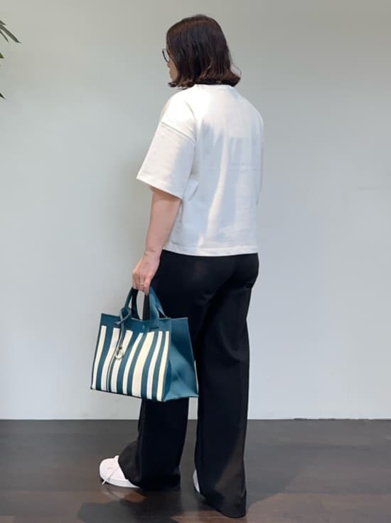 Asamiさんの「UNTITLED｜【コットン100/ゆったり/ショート丈/洗える】ベロアロゴTシャツ」を使ったコーディネート