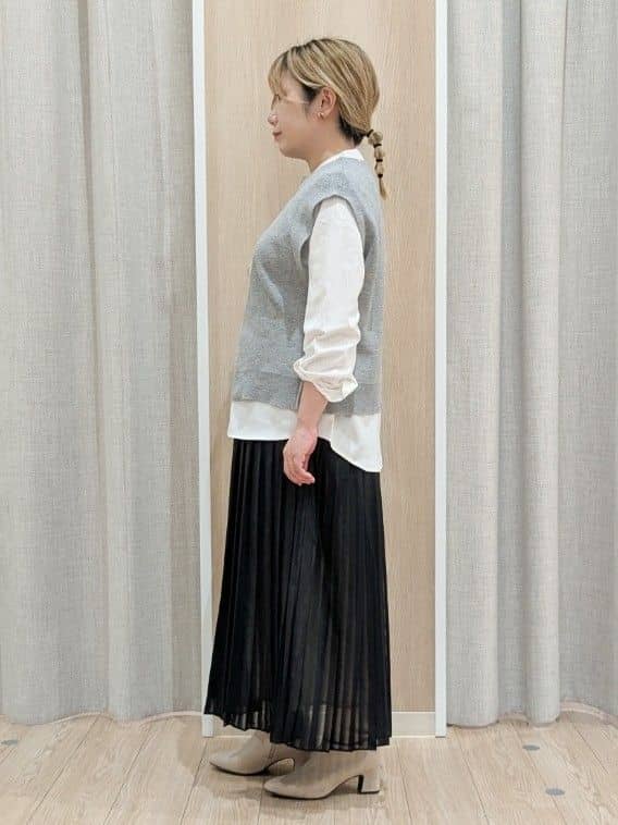 minさんの「grove｜ニットベスト&times;シャツセット」を使ったコーディネート
