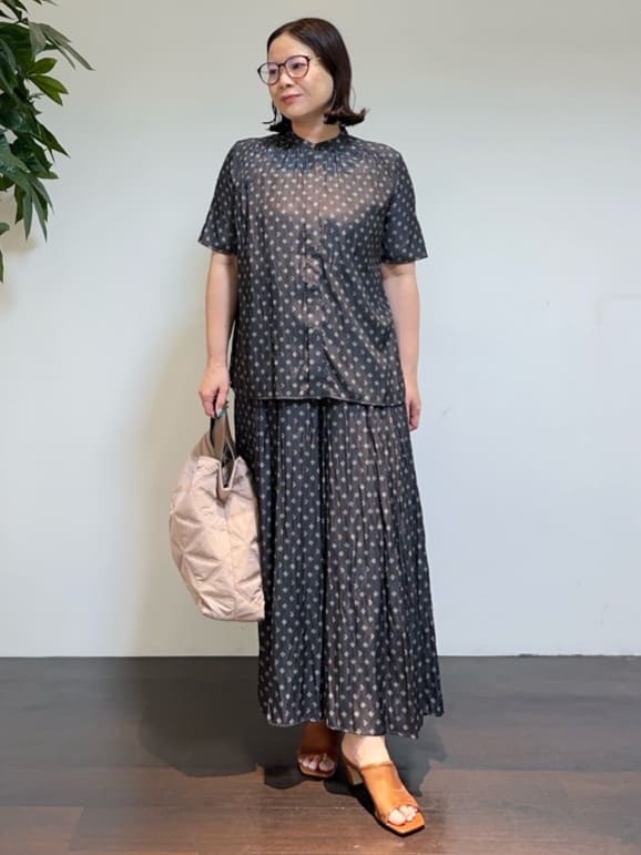 Asamiさんの「UNTITLED｜【セットアップ可/はっ水/通勤】リラククール 半袖ブラウス」を使ったコーディネート