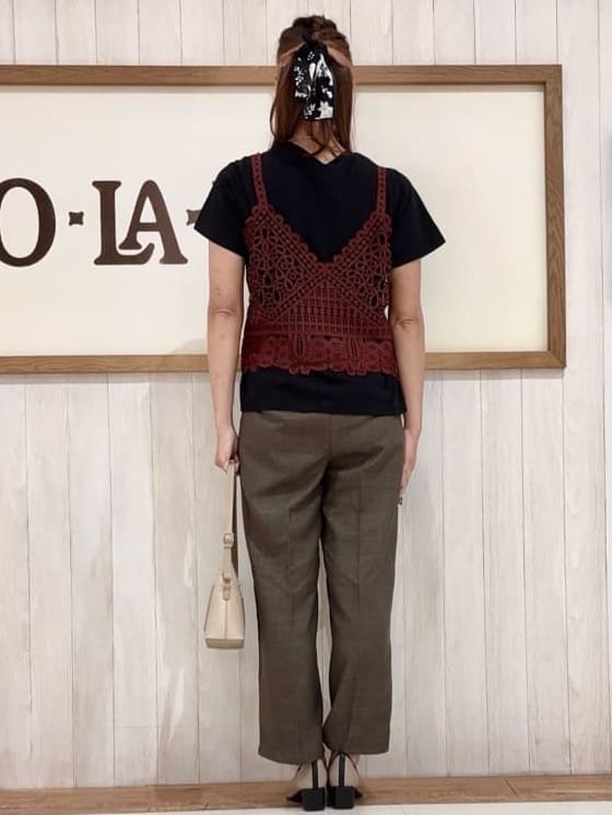 みきぽんさんの「SHOO･LA･RUE｜【S-LL/洗濯後しわになりにくい】ゴールドパーツできれい見え 麻調タックワイドパンツ」を使ったコーディネート