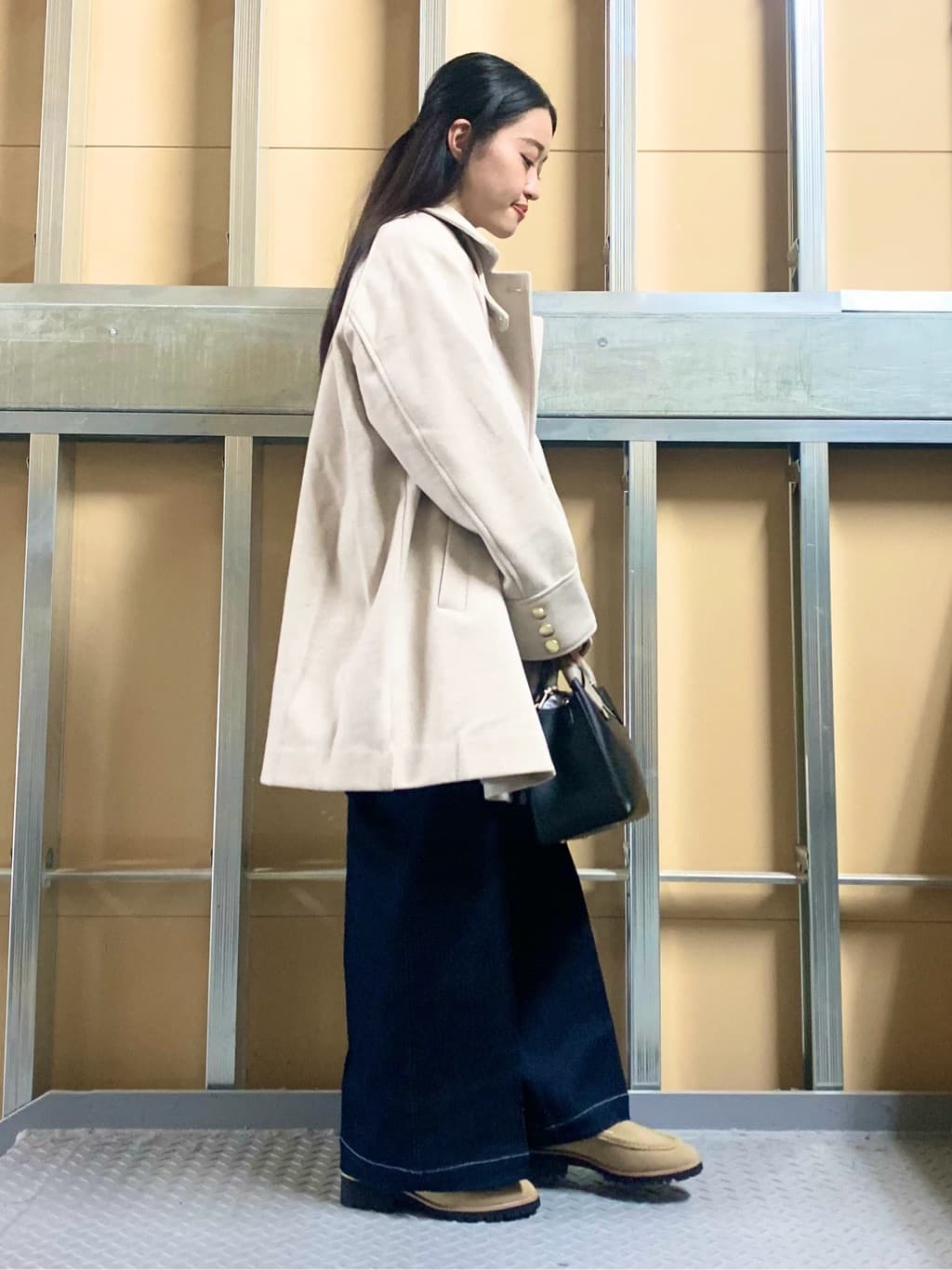sahoさんの「THE SHOP TK｜クラシカルな装い ウールライクスタンドカラーコート」を使ったコーディネート