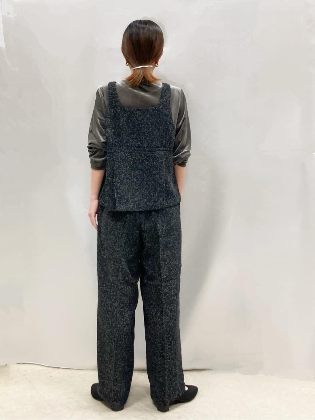 thさんの「SHOO･LA･RUE｜【洗える/S-LL】上品見え ベロア調シアートップス」を使ったコーディネート