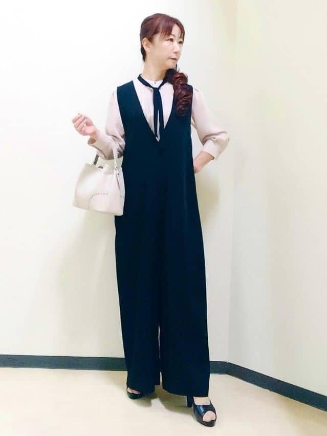 花さんの「Reflect｜【すっきり縦長シルエット】サロペットパンツ」を使ったコーディネート