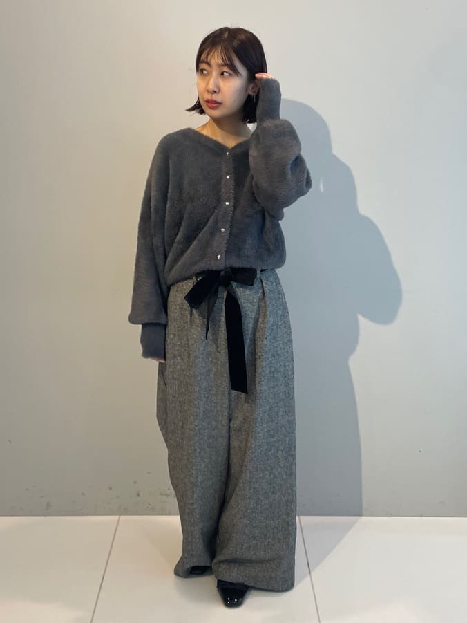 abeさんの「Couture brooch｜【上品華やか・通勤】ラメツイード ワイドパンツ」を使ったコーディネート