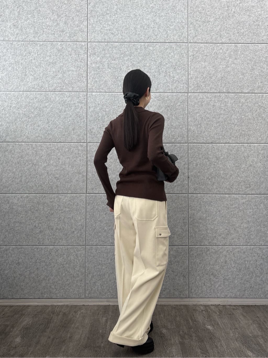ひなさんの「INDIVI｜【MILLELA FIRENZE】ループハンドルバッグ」を使ったコーディネート