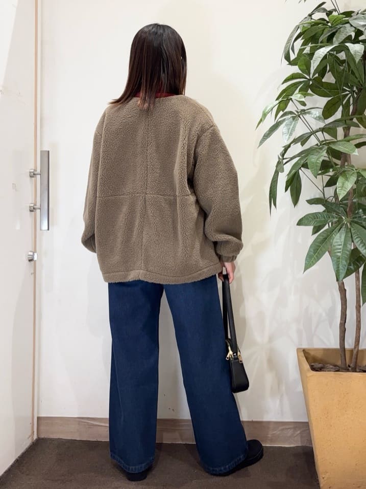 宗形さんの「SHOO･LA･RUE｜【洗濯機可】即サマになる ノーカラー ボアブルゾン」を使ったコーディネート