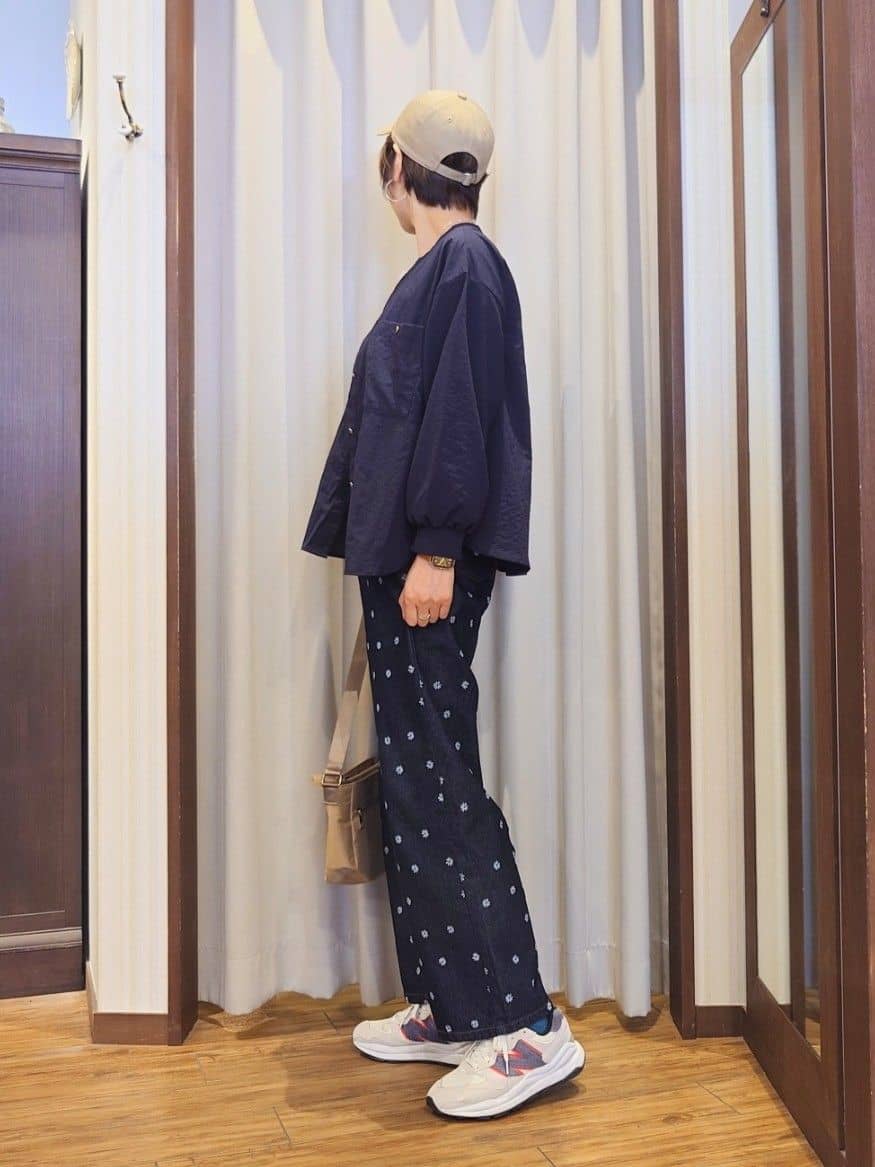 ERIKOさんの「SHOO･LA･RUE｜【S-LL】周りと差がつく デイジー柄デニムワイドパンツ」を使ったコーディネート