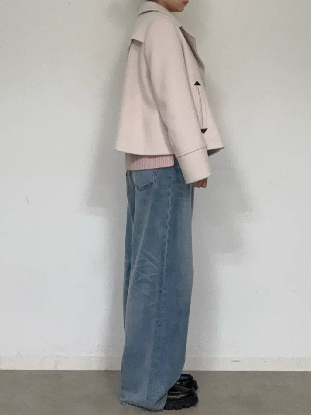 BUNさんの「DRESSTERIOR｜アルパカブレンドVネックニット」を使ったコーディネート