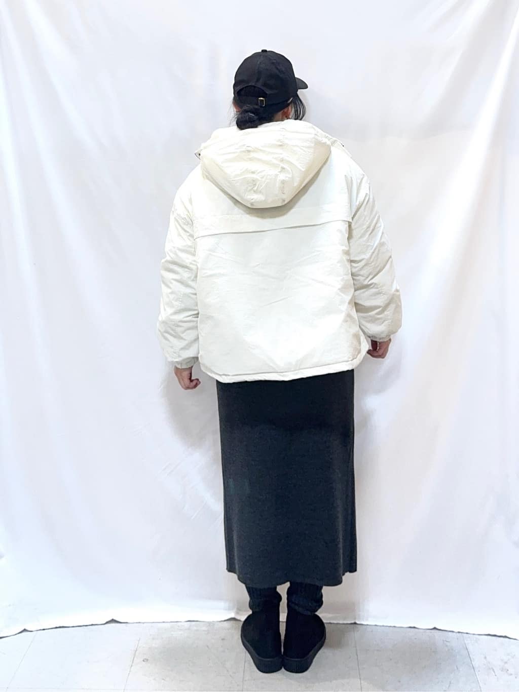 𝐇𝐢𝐫𝐨𝐦𝐢さんの「SHOO･LA･RUE｜【撥水/あったか】たっぷり着られる 中綿モンスターショートコート」を使ったコーディネート