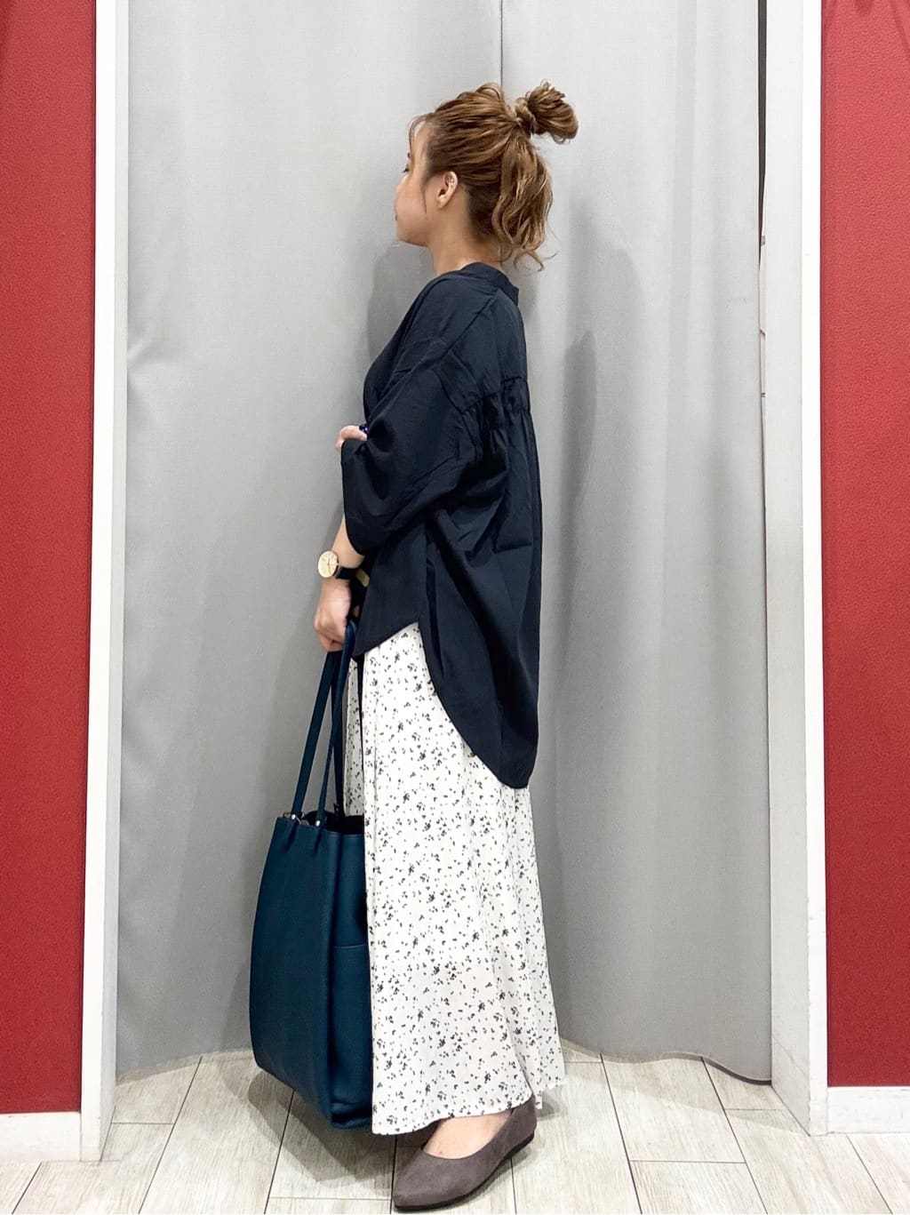 shioさんの「SHOO･LA･RUE｜【S-LL/洗濯後しわになりにくい】バックギャザーがアクセント スッキパーブラウス」を使ったコーディネート