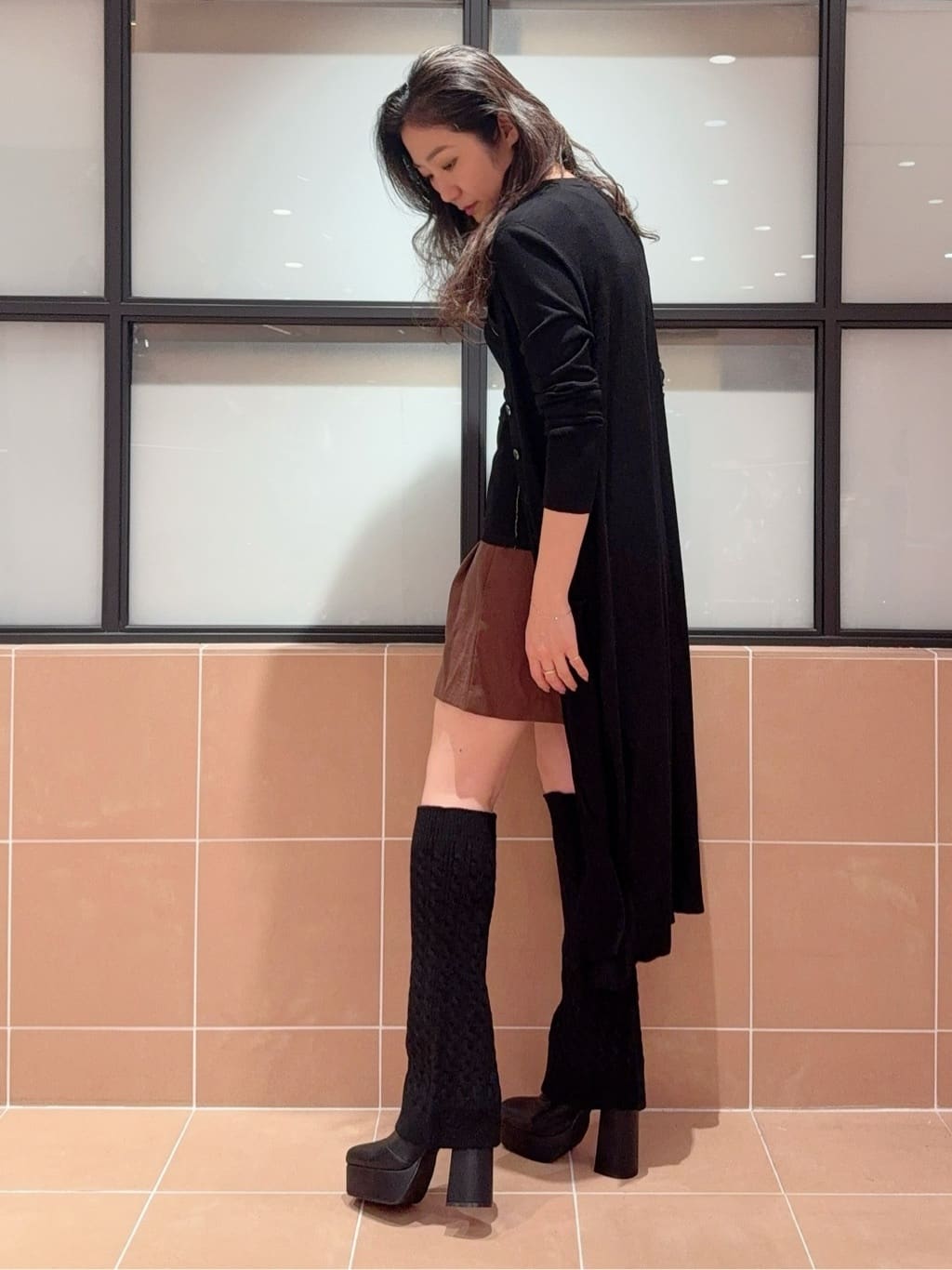 kaoriさんの「ESPERANZA｜【ラク盛り／ロングブーツ】リピーター続出／脚長美脚 スクエアニットカバー付きロングブーツ」を使ったコーディネート