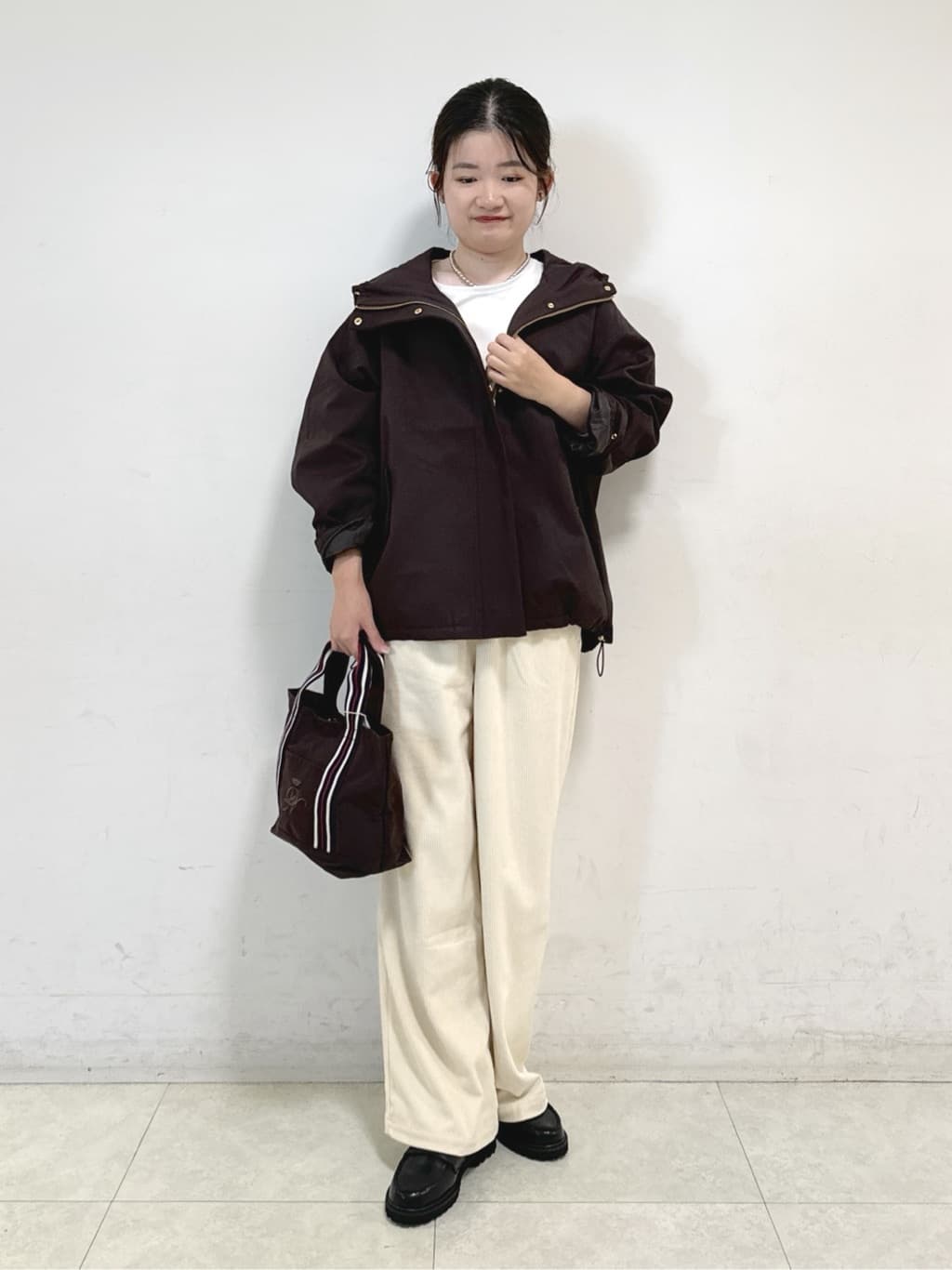 Harunaさんの「Dessin｜【ウエストゴム・洗える】ソフトコーデュロイイージーパンツ」を使ったコーディネート