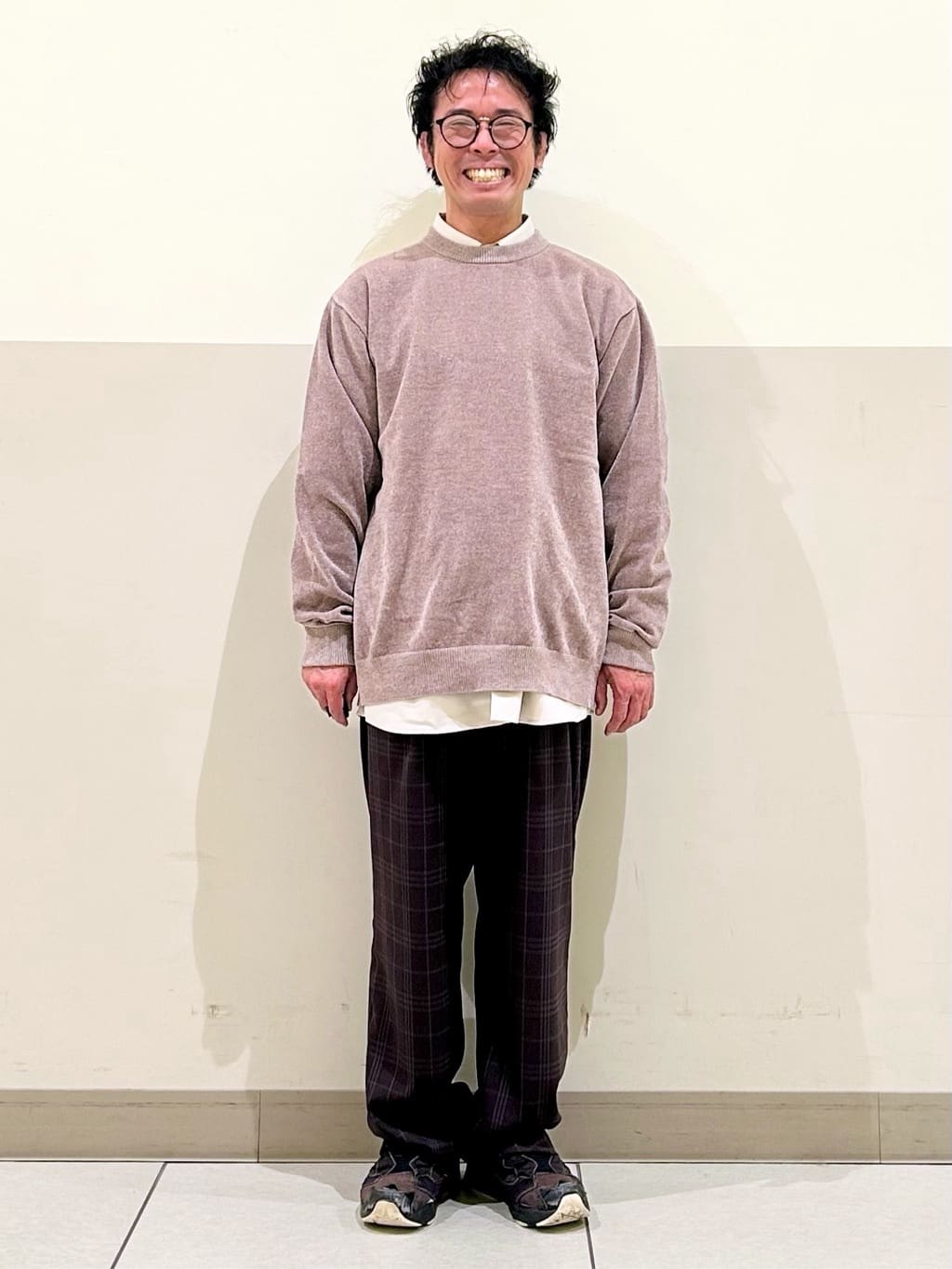 KENJI Iさんの「THE SHOP TK｜【触れるたびに心地良い】ライトモールニット　洗濯機OK/ユニセックスでおすすめ！」を使ったコーディネート