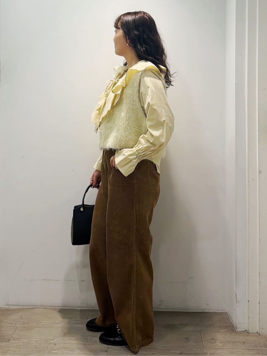 sumicaさんの「OPAQUE.CLIP｜コーデュロイワイドパンツ【洗濯機OK】」を使ったコーディネート