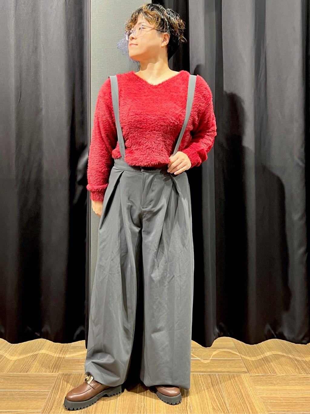 OKMKさんの「THE SHOP TK｜【華やかで柔らか】ふわふわフェザーニット/洗える・前後2WAY」を使ったコーディネート