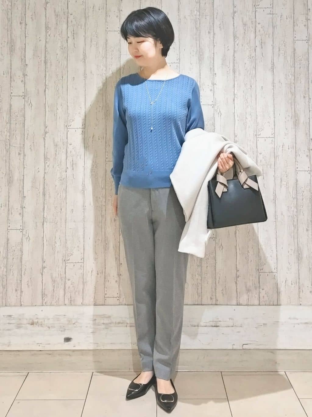 せとなさんの「index｜ウォームストレッチテーパードパンツ【洗濯機OK／防シワ／吸湿発熱】《XS～3L》」を使ったコーディネート