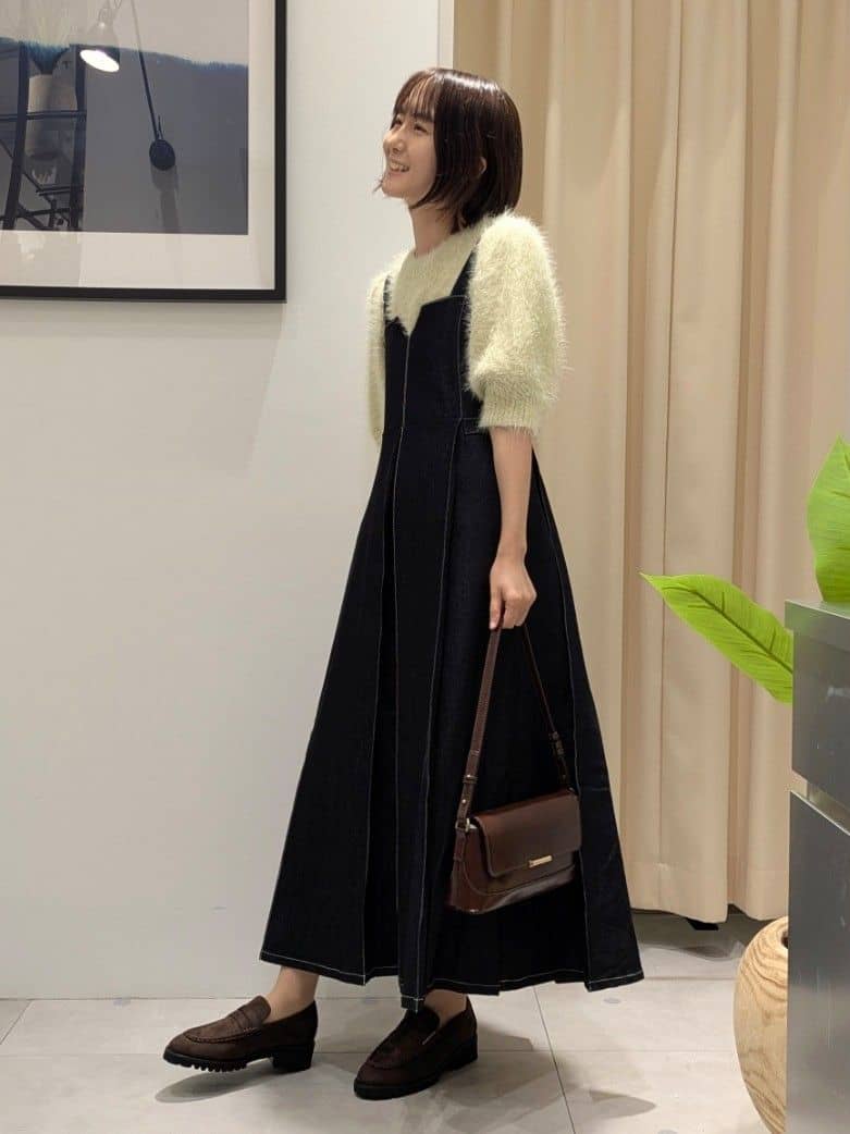 なめさんの「THE SHOP TK｜【大人の魅力引き出す】5分袖フェザーニット/洗える」を使ったコーディネート