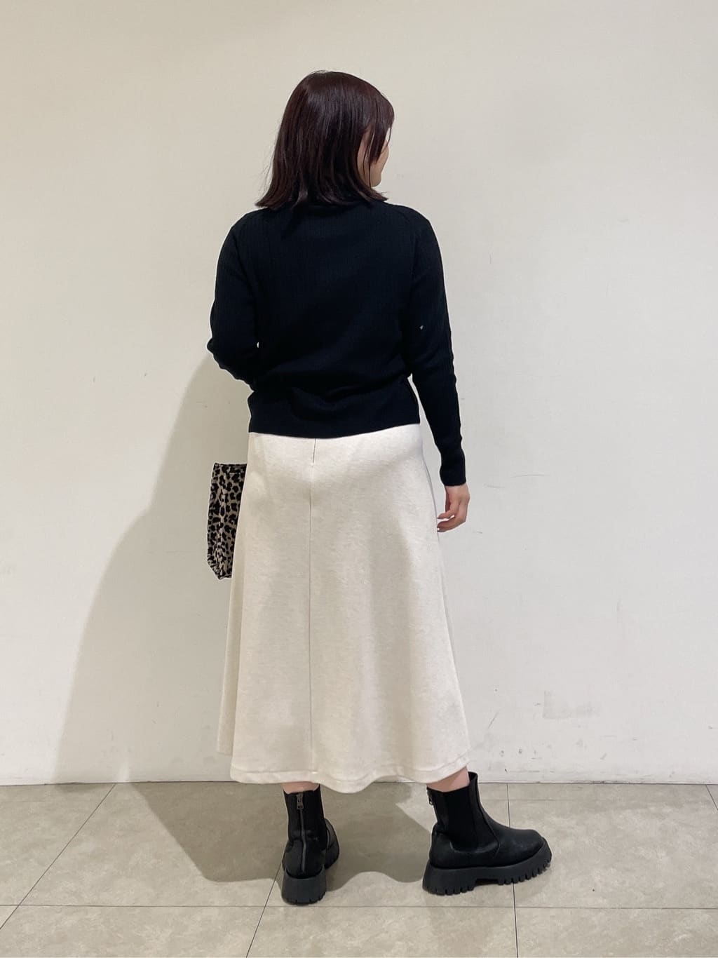 emikaさんの「INDIVI｜【トレンド】衿付きワイドリブニット」を使ったコーディネート