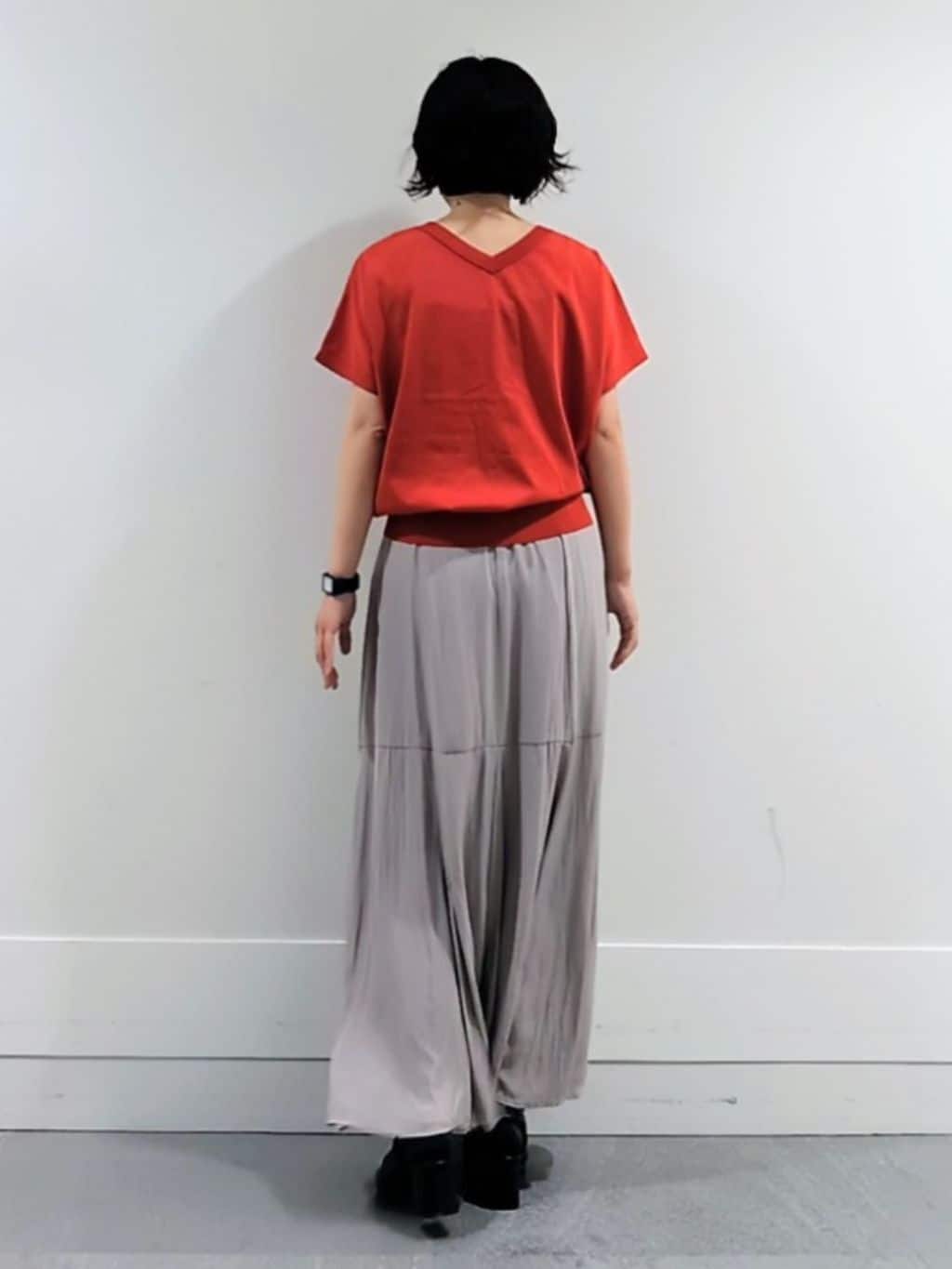 ミズタさんの「UNTITLED｜【洗える/前後2WAY】ネックプルオーバーニット」を使ったコーディネート