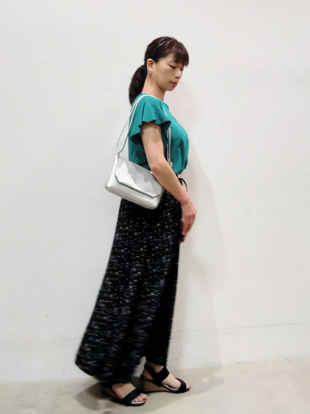 n.さんの「SHOO･LA･RUE｜【汗ジミ防止/ひんやり/UV】フリルスリーブTシャツ」を使ったコーディネート