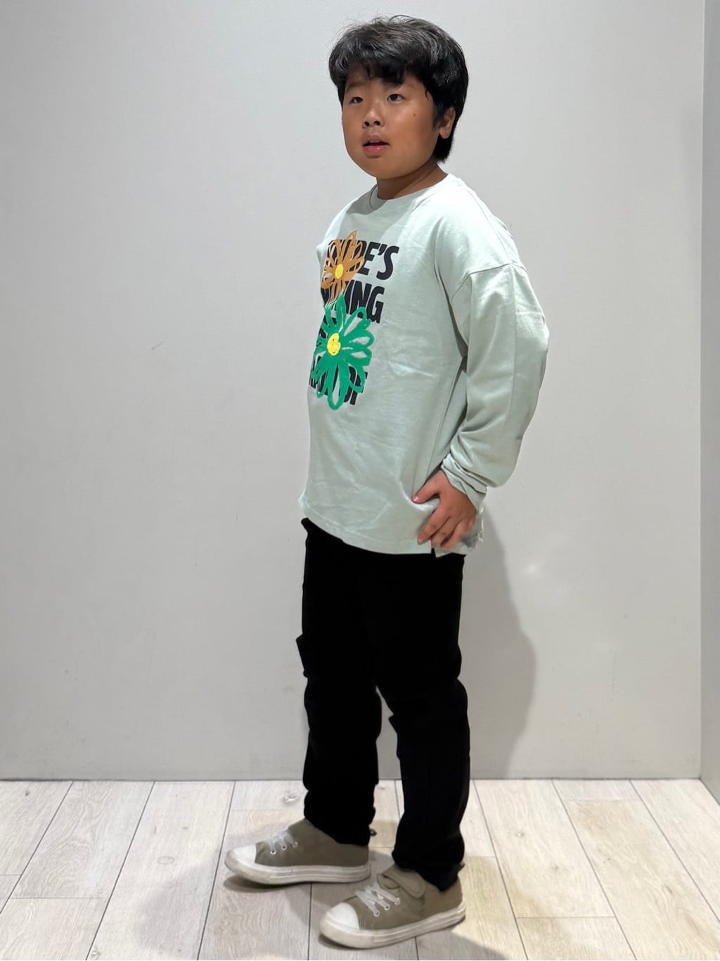 kuboさんの「THE SHOP TK｜【110－160／6色展開】コットン長袖Ｔシャツ/洗濯機OK」を使ったコーディネート