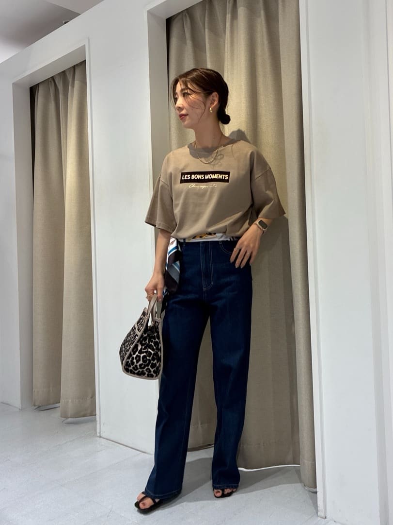 Rinさんの「UNTITLED｜【コットン100/ゆったり/ショート丈/洗える】ベロアロゴTシャツ」を使ったコーディネート