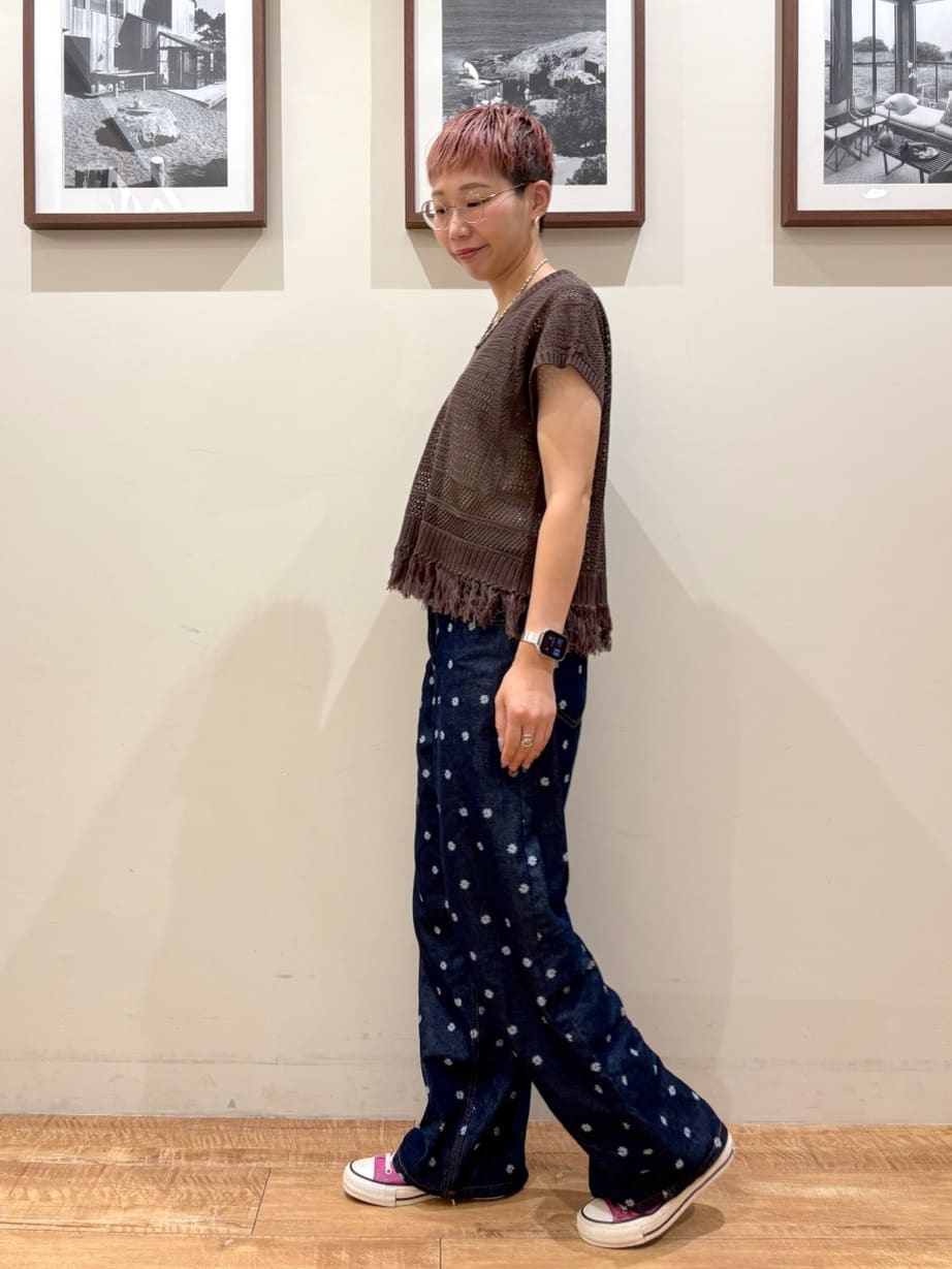 Ayumiさんの「SHOO･LA･RUE｜【S-LL】周りと差がつく デイジー柄デニムワイドパンツ」を使ったコーディネート