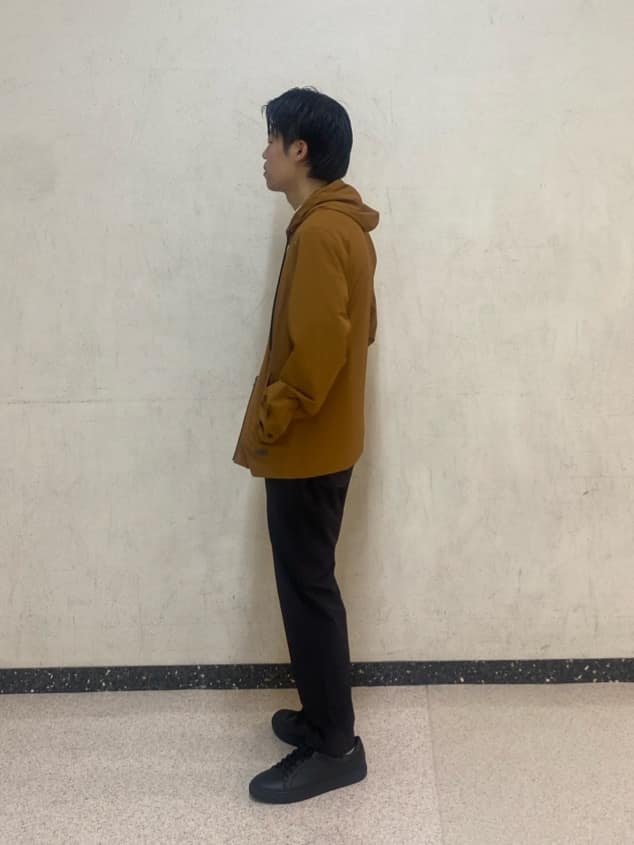 石井友也さんの「TAKEO KIKUCHI｜【COOL CITY WEAR】インドライ天竺モックネック プルオーバー /吸汗速乾」を使ったコーディネート