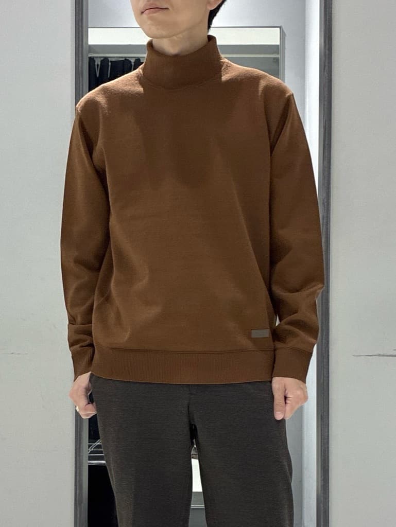 わいずみさんの「TAKEO KIKUCHI｜アンチピリング タートルネック ニット」を使ったコーディネート