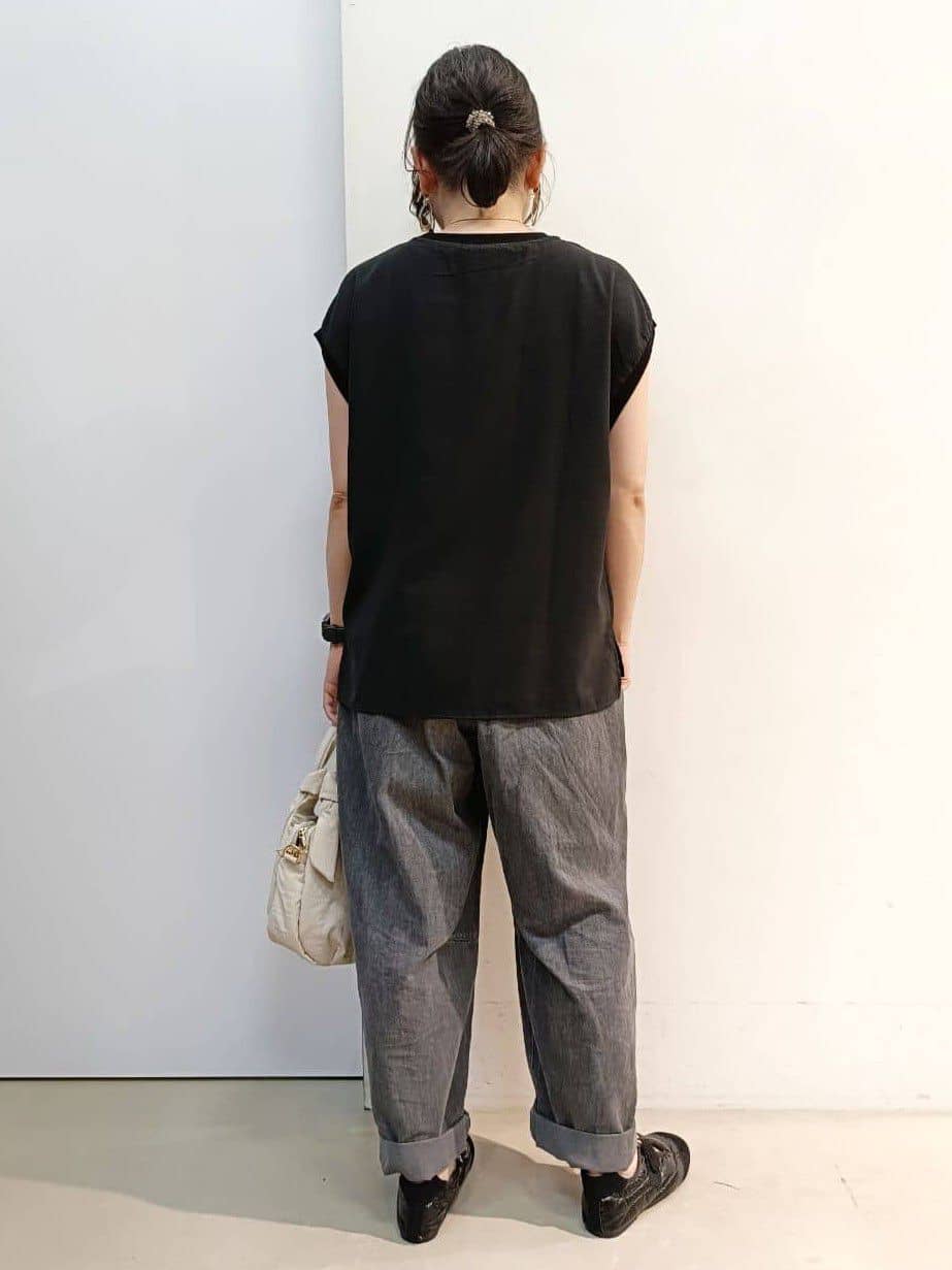 あんさんの「THE SHOP TK｜バレルレッグパンツ」を使ったコーディネート
