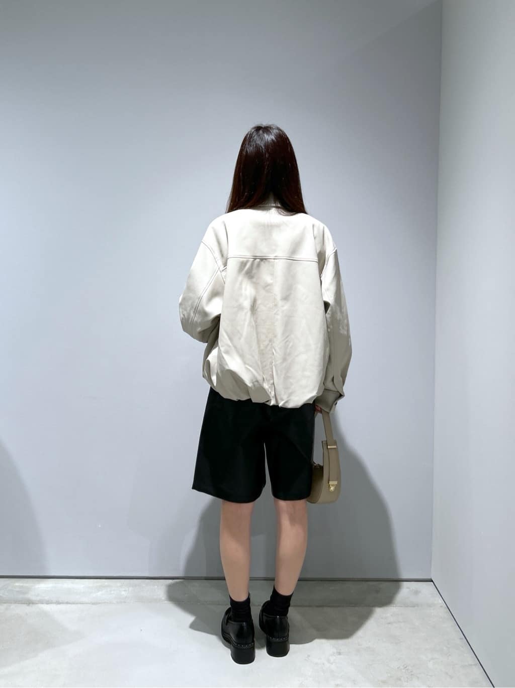 Renoさんの「INDIVI｜【MILLELA FIRENZE】ショルダームーンバッグ」を使ったコーディネート