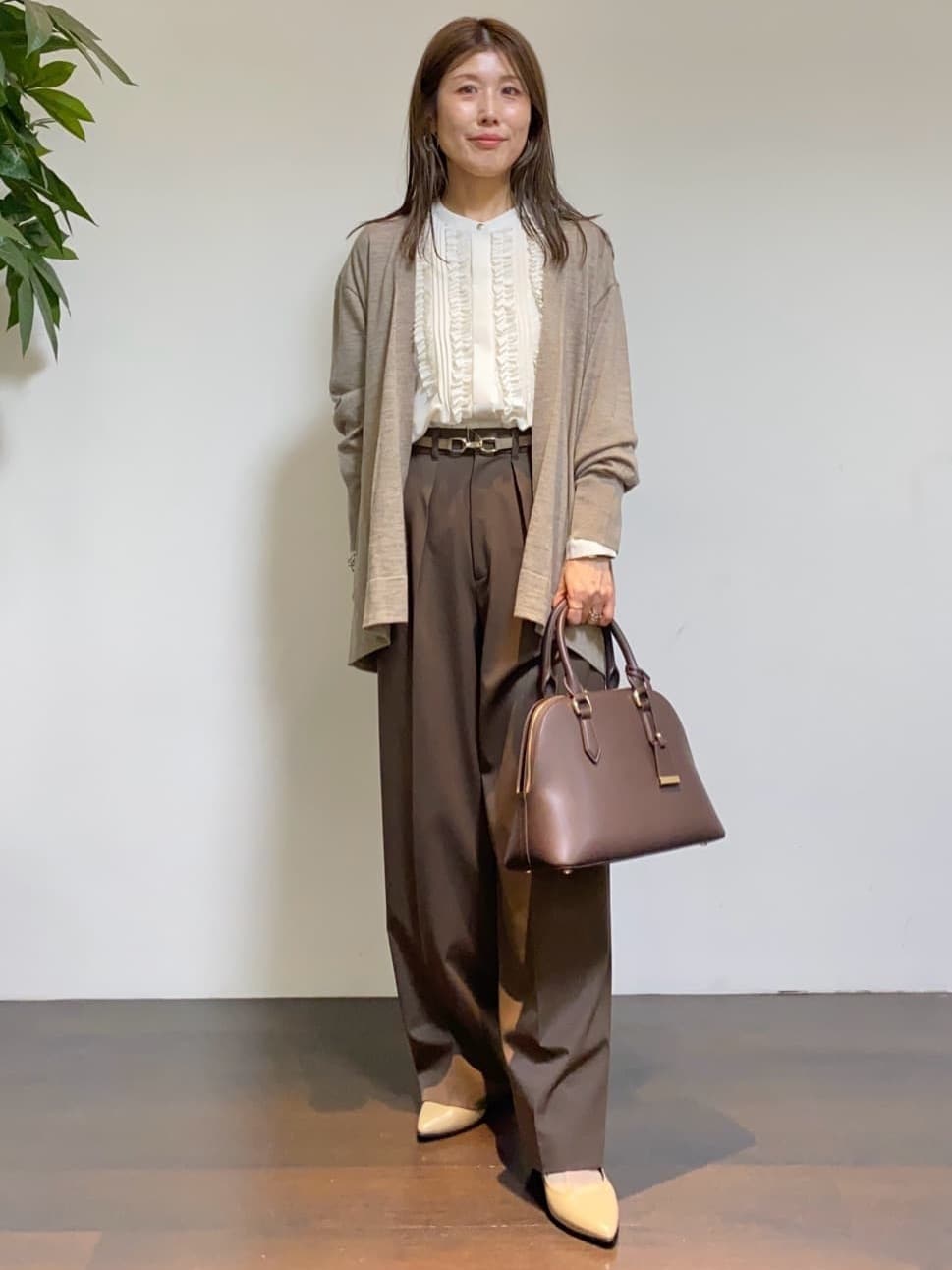 tomoさんの「UNTITLED｜【アンサンブル可/洗える】シルクウールカシミヤ ドルマンスリーブニット」を使ったコーディネート