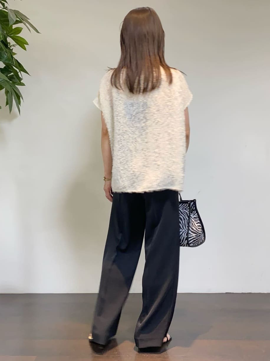 tomoさんの「UNTITLED｜【接触冷感/UVカット/ウエストゴム】センタープレスツイルパンツ」を使ったコーディネート