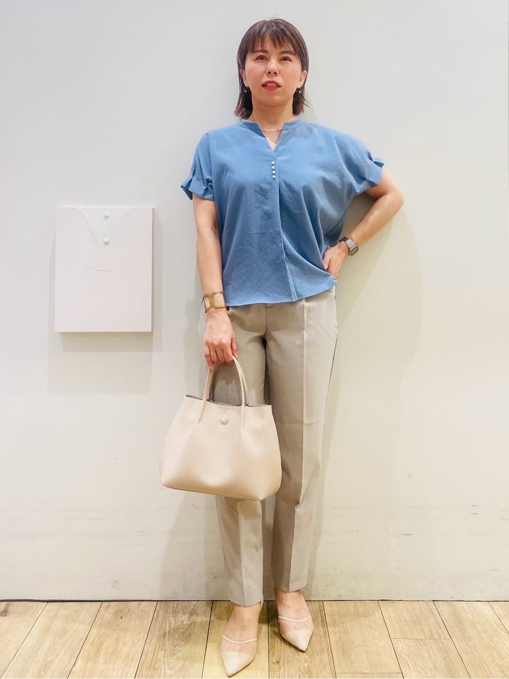 YUKOさんの「index｜ベルト付きストレッチテーパードパンツ／セットアップ可【洗濯機洗い可／吸水速乾／接触冷感】」を使ったコーディネート