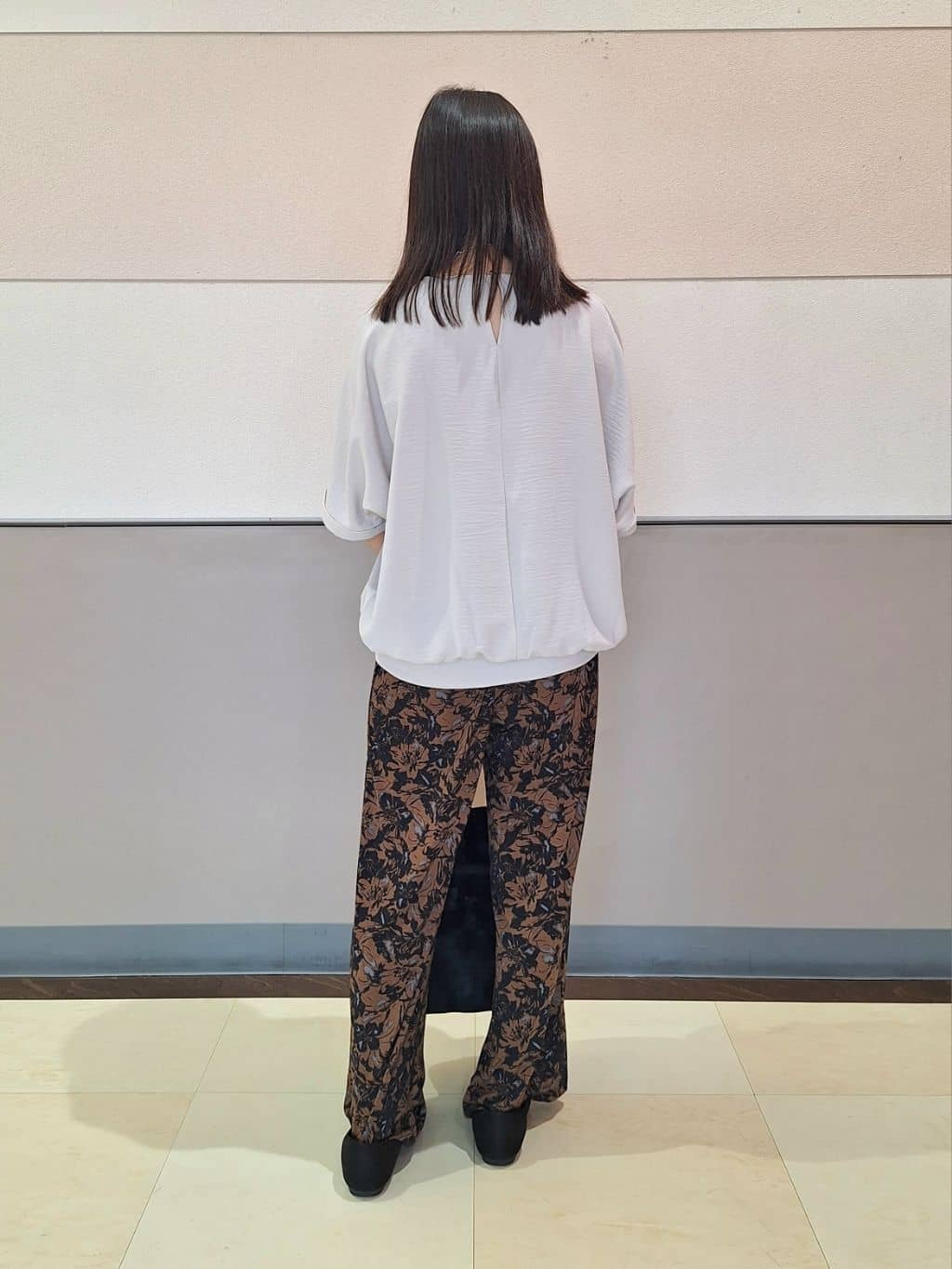 Sachaさんの「SHOO･LA･RUE｜【洗濯後しわになりにくい】さらっとタッチの 5分袖ドルマンブラウス」を使ったコーディネート