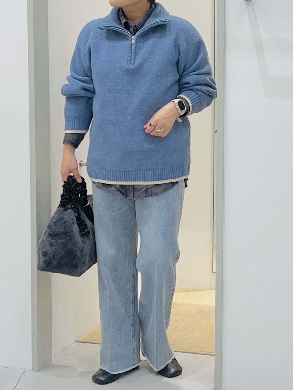 タナさんの「THE SHOP TK｜【洗える】ほど良くラフで女性らしい ハーフZIPニット」を使ったコーディネート
