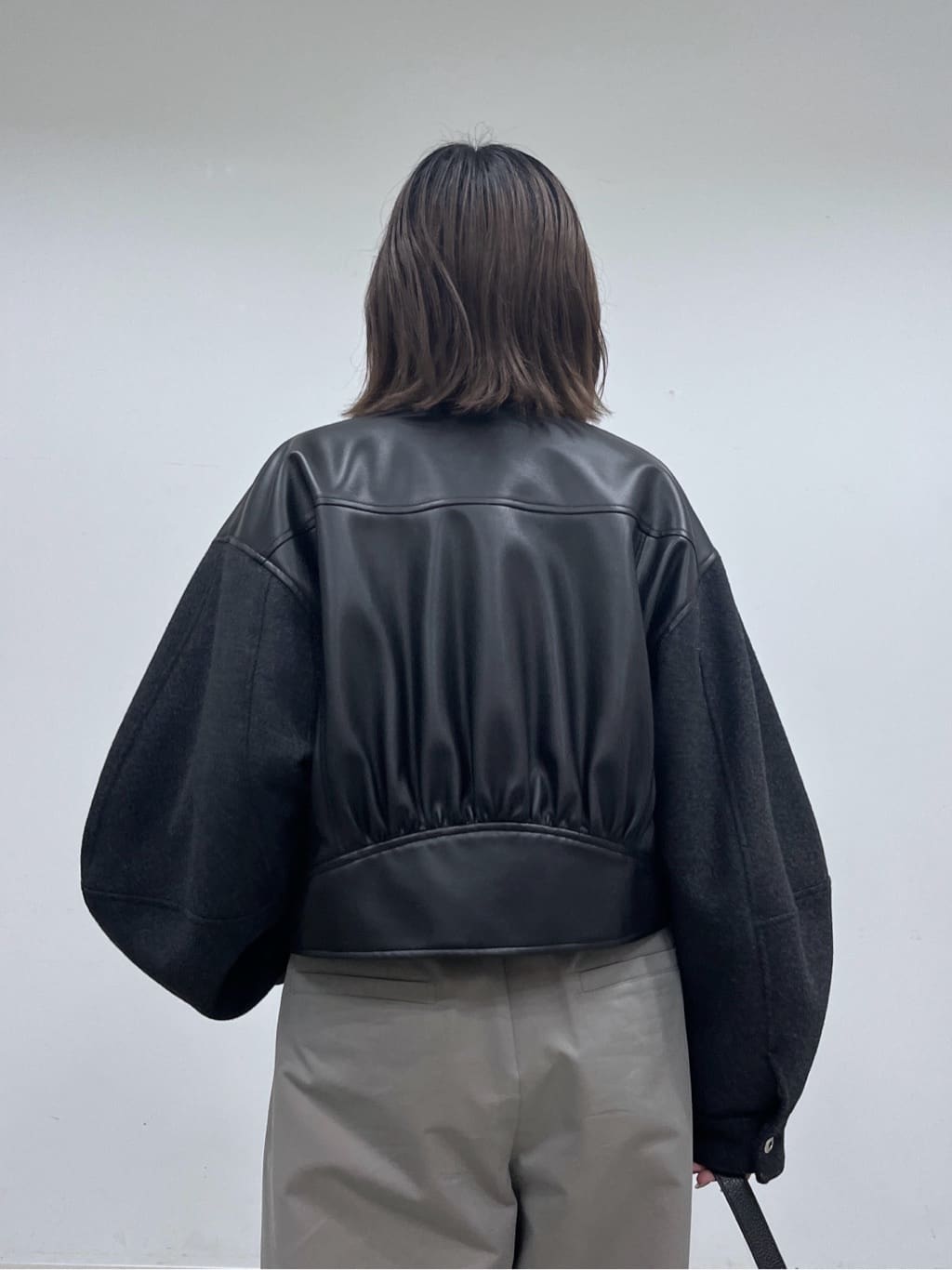 Harukaさんの「INDIVI｜チノシャンプレータックパンツ」を使ったコーディネート