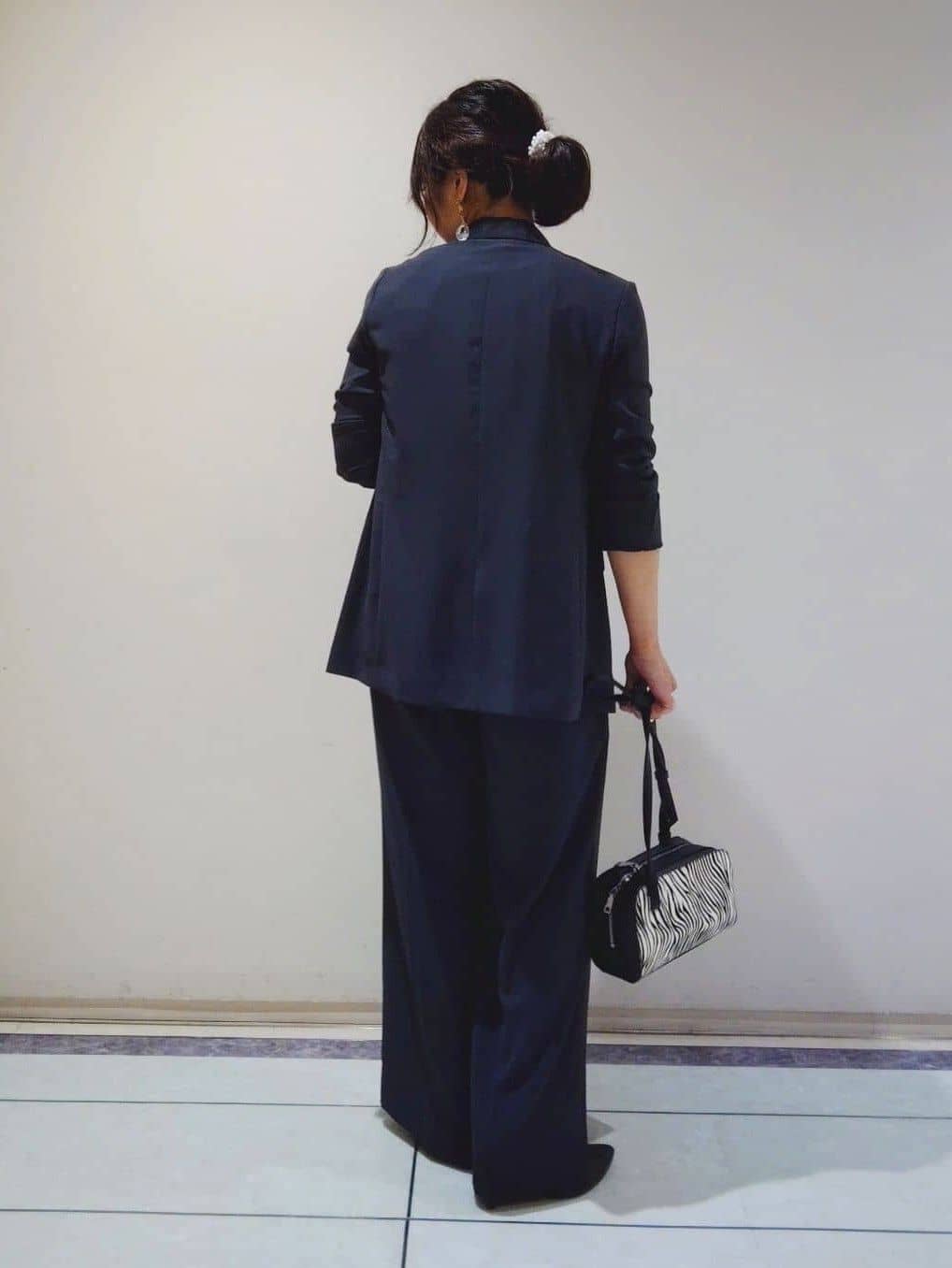 TOMOMIさんの「INDIVI｜【着心地◎！】タックワイドパンツ」を使ったコーディネート