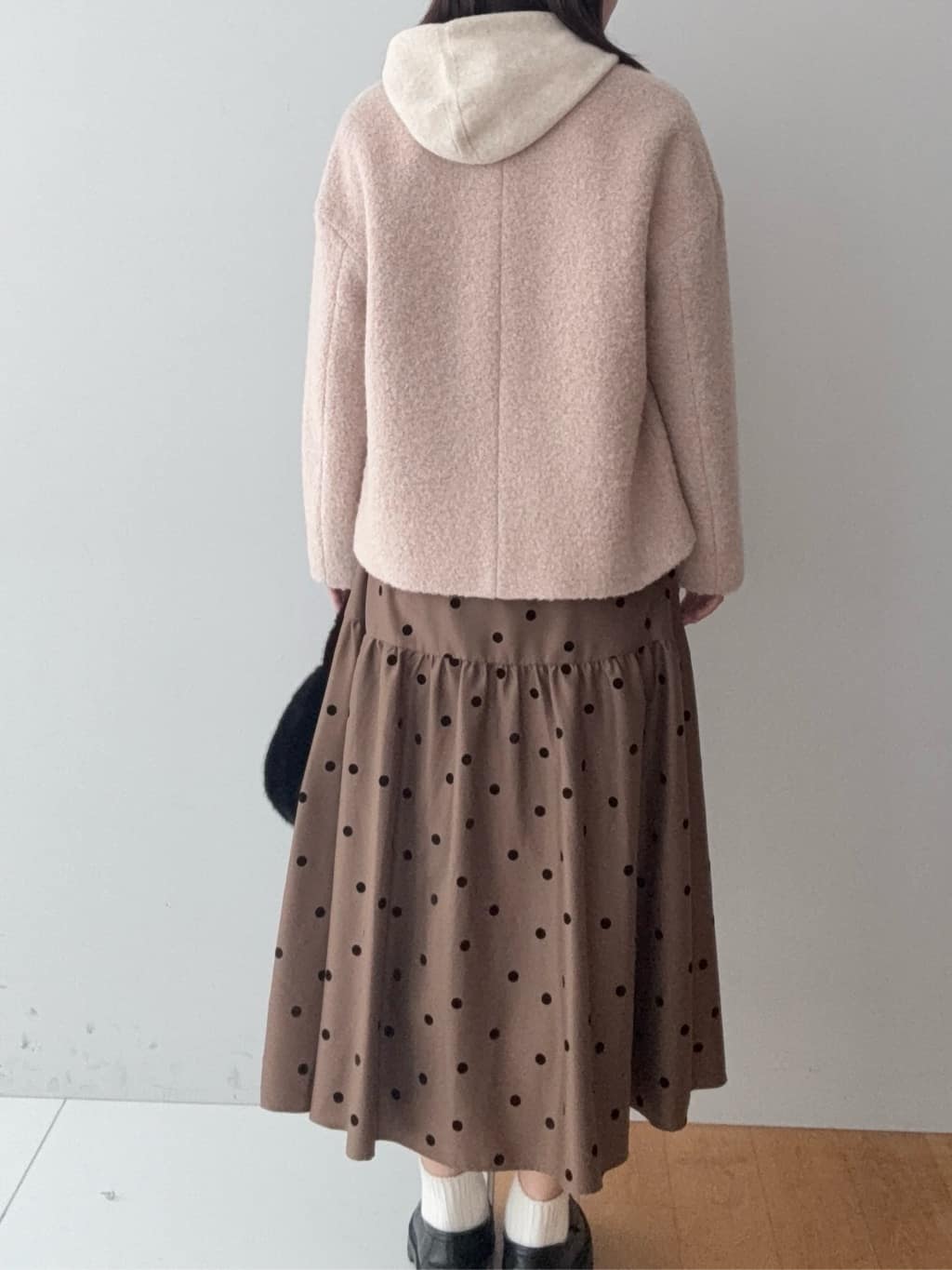 BUNさんの「DRESSTERIOR｜カシミヤブレンドフードニット」を使ったコーディネート