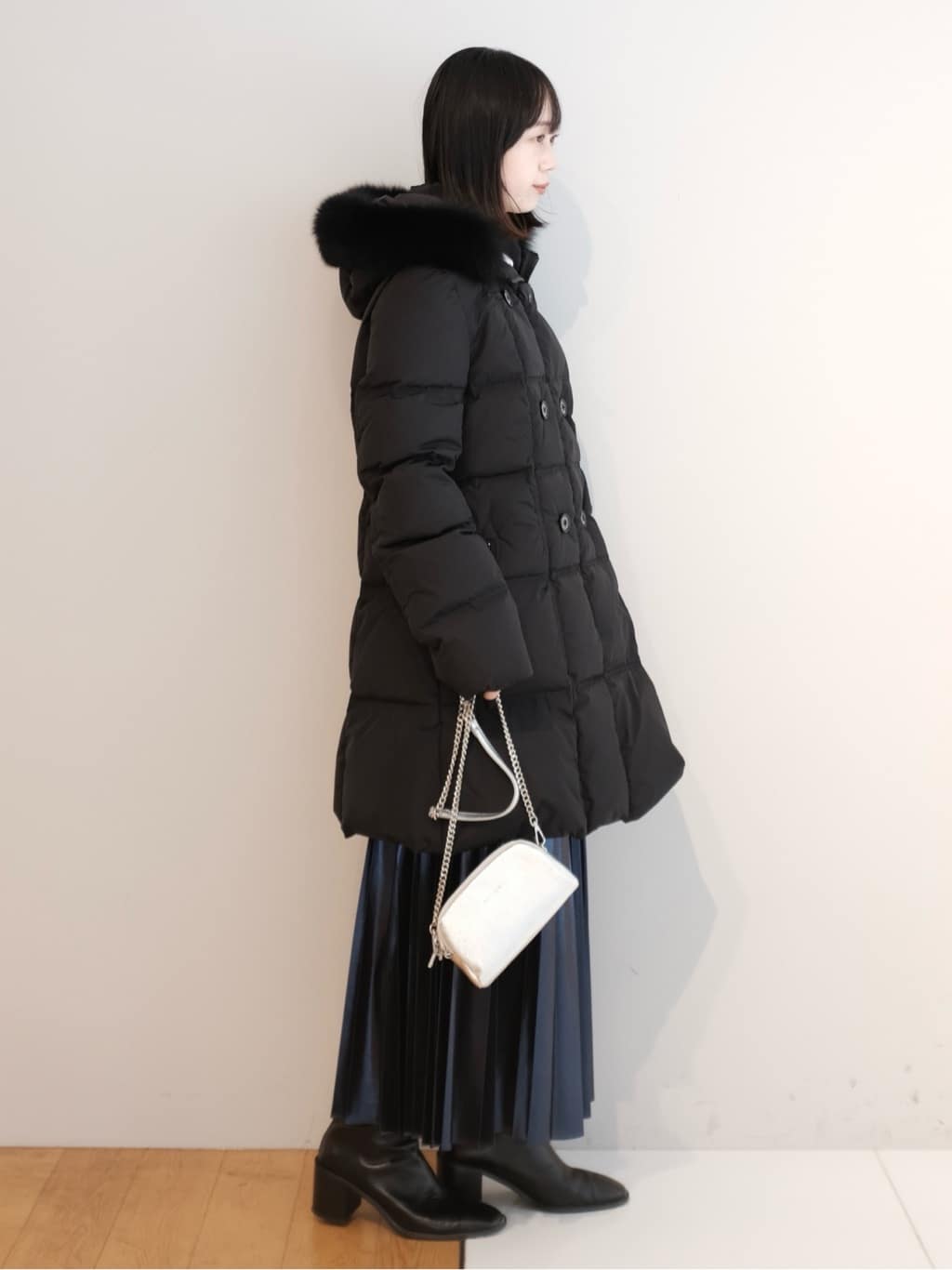 Kishimotoさんの「DRESSTERIOR｜◆【洗える/ストレッチ性/オンオフ】箔プリントプリーツスカート」を使ったコーディネート