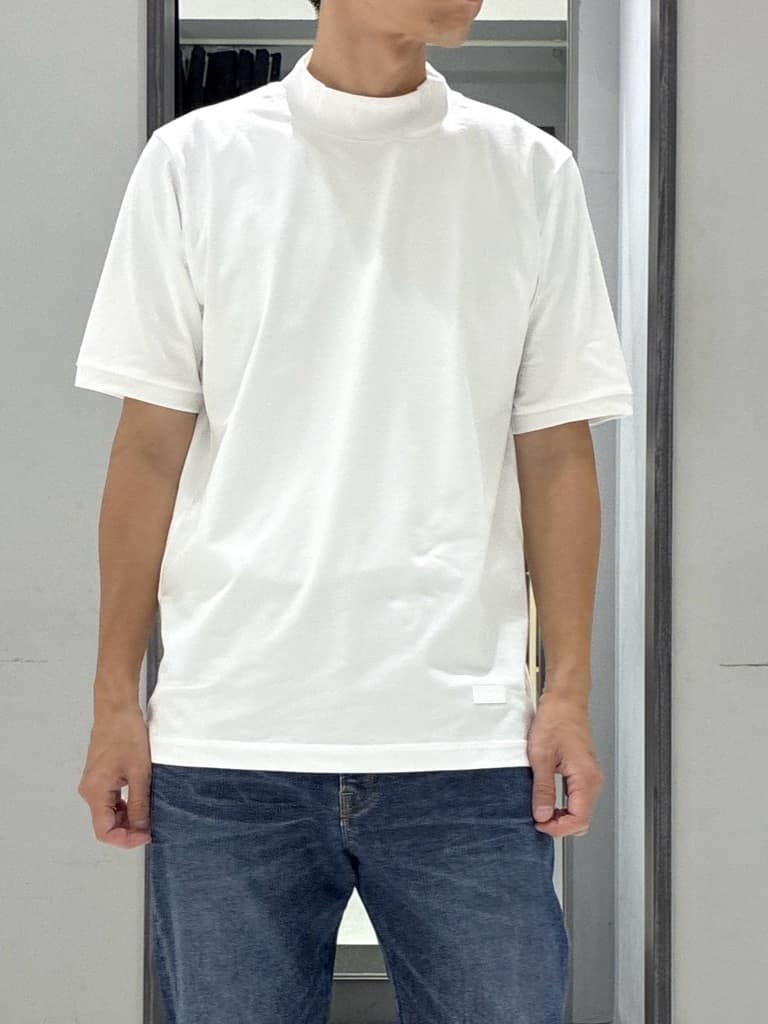 わいずみさんの「TAKEO KIKUCHI｜クールマックス 鹿の子 フラワープリントシャツ」を使ったコーディネート