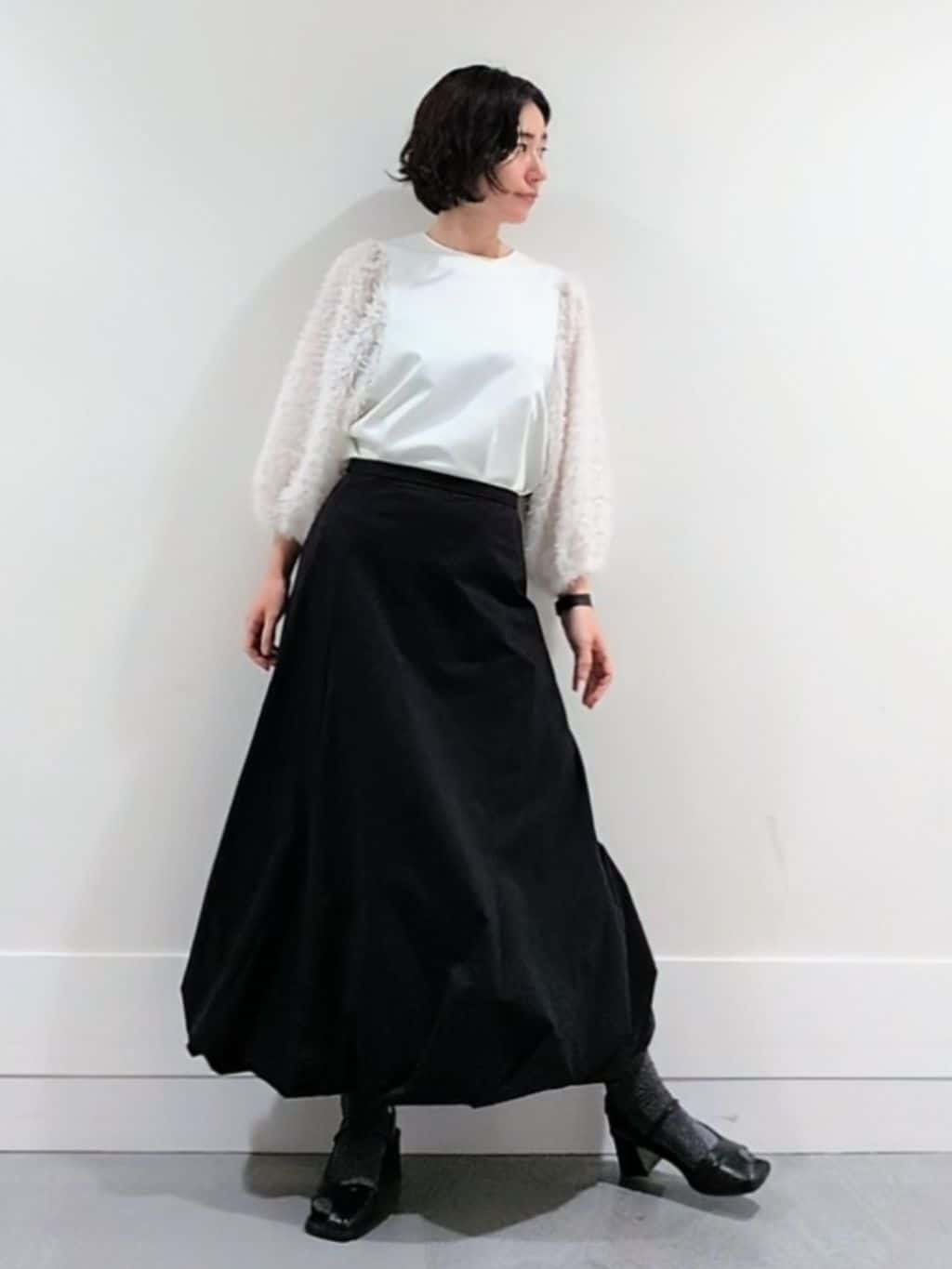 ミズタさんの「UNTITLED｜【丸首/Tシャツ風/短丈】シャギースリーブ ポンチカットソー」を使ったコーディネート