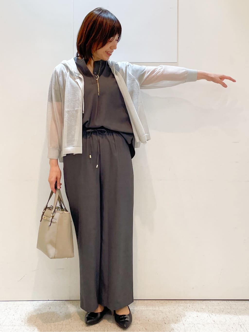 めいさんの「Reflect｜【寒暖差対策に◎／手洗い可／旅行や通勤に】フード付きシアーカーディガン」を使ったコーディネート