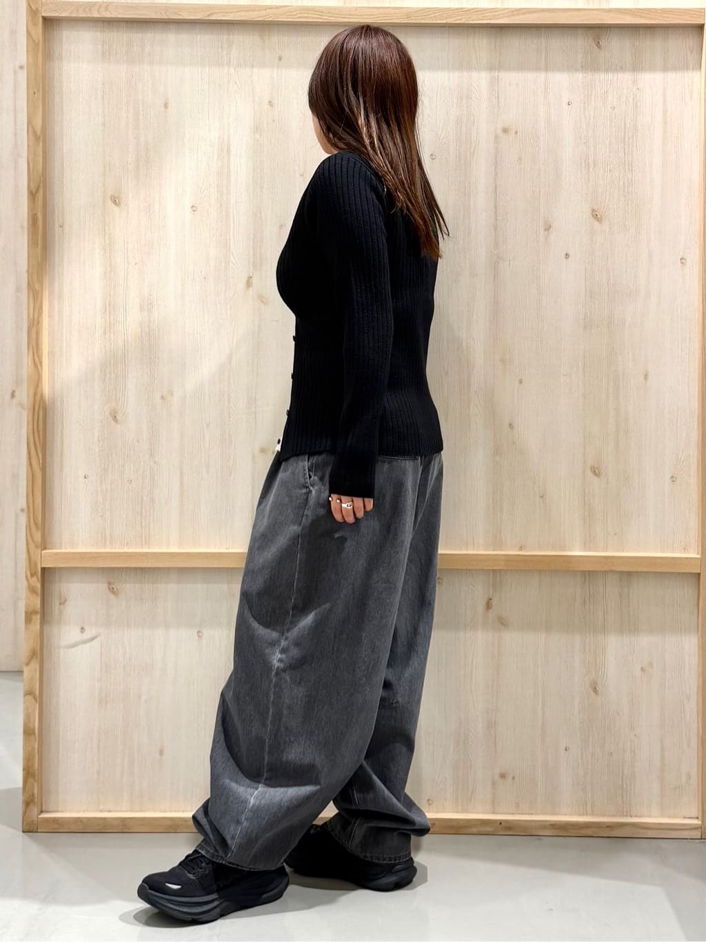 nanaさんの「THE SHOP TK｜【アンチピリング/静電気防止/洗える】ヘンリーレイヤードニット」を使ったコーディネート